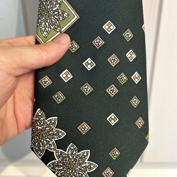 Cortefiel Green 70s Vibe Tie - Picture 3 of 8